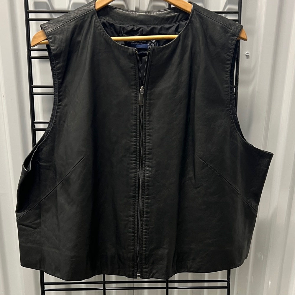 Women’s Venezia Black Leather Vest size 22/24 luxurious!